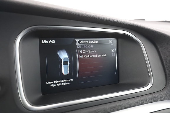 Volvo V40 22 of 30