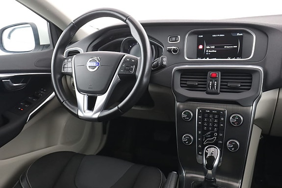 Volvo V40 14 of 30