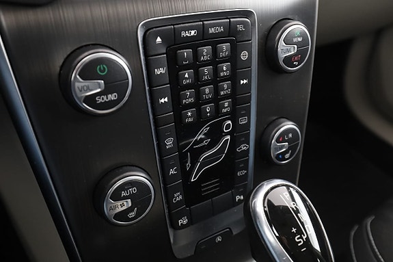 Volvo V40 25 of 30