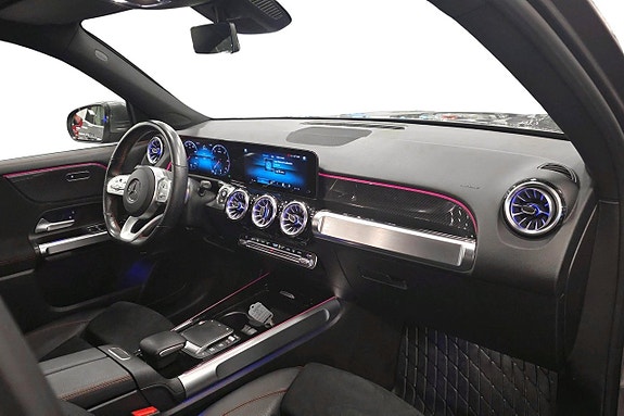 Mercedes-Benz GLB200 d 10 of 16