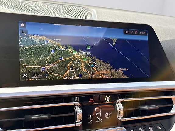 BMW 330e 18 of 25