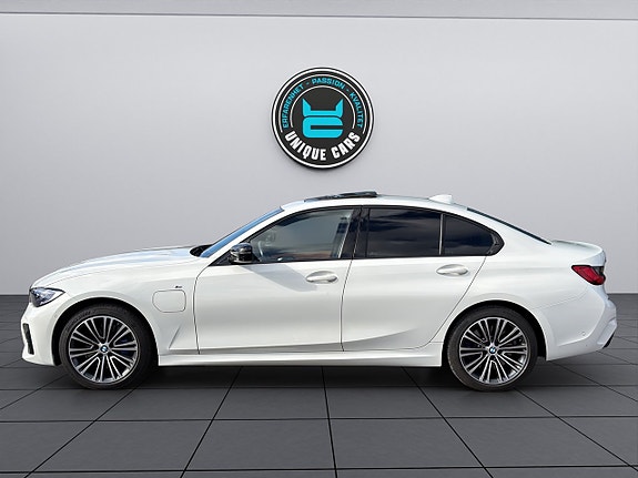 BMW 330e 6 of 25