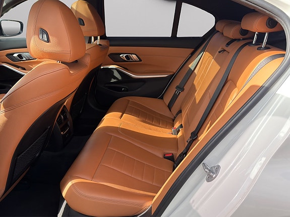 BMW 330e 12 of 25