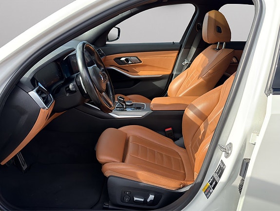 BMW 330e 9 of 25