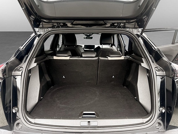 Peugeot e-2008 15 of 15