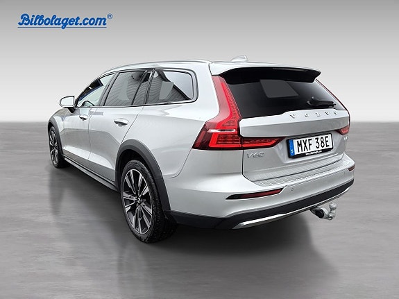 Volvo V60 Cross Country 8 of 17