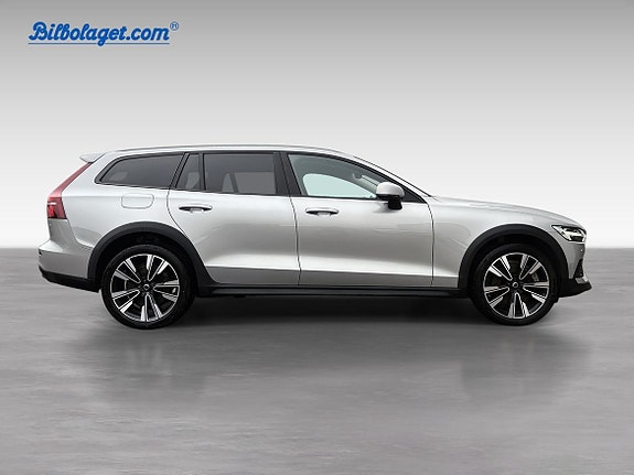 Volvo V60 Cross Country 5 of 17