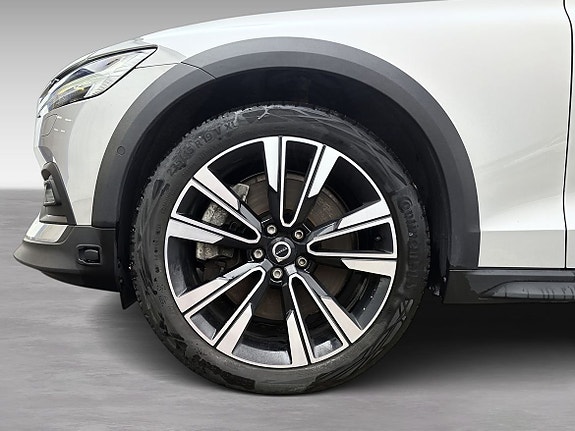 Volvo V60 Cross Country 9 of 17