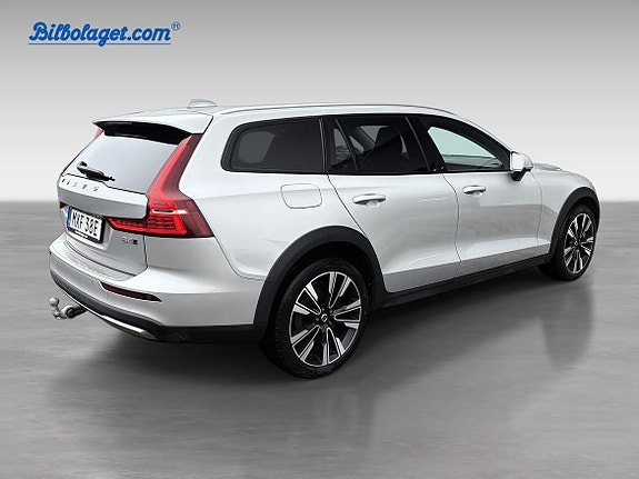 Volvo V60 Cross Country 6 of 17