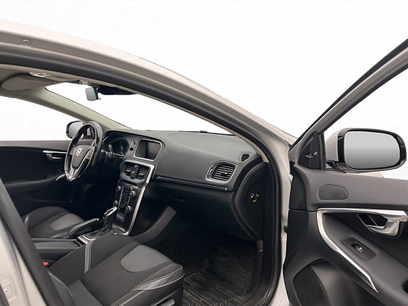 Volvo V40 26 of 30