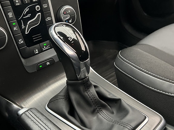 Volvo V40 23 of 30