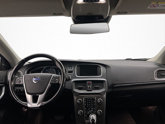 Volvo V40 12 of 30