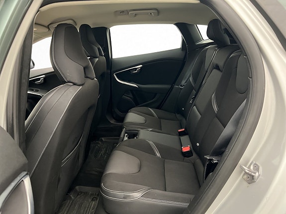 Volvo V40 27 of 30