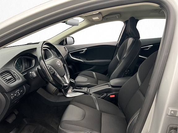 Volvo V40 11 of 30