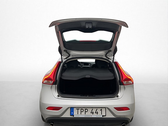 Volvo V40 28 of 30