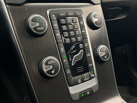 Volvo V40 22 of 30