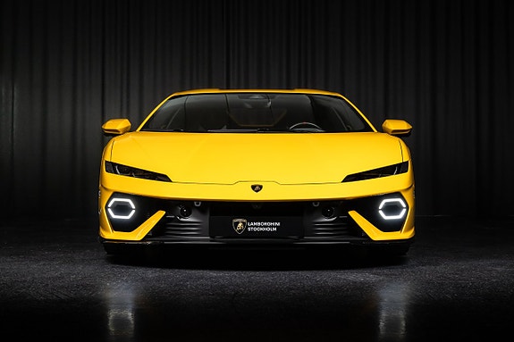 Lamborghini Temerario 2 of 26