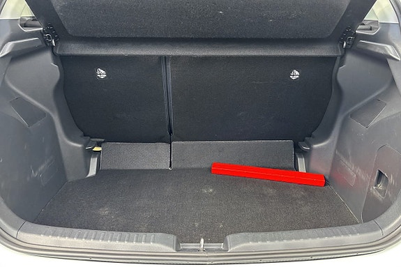 Toyota Yaris 11 of 11