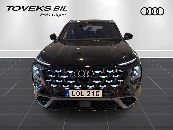 Audi Q7 2 of 25