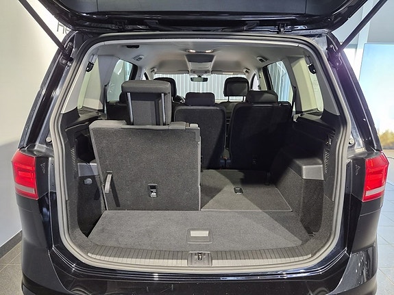Volkswagen Touran 14 of 16