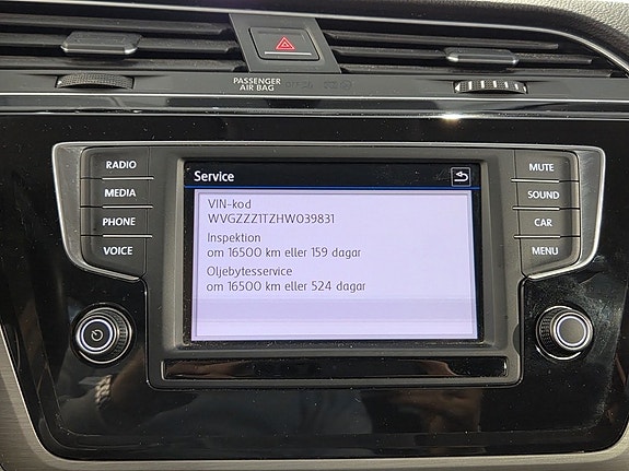 Volkswagen Touran 8 of 16