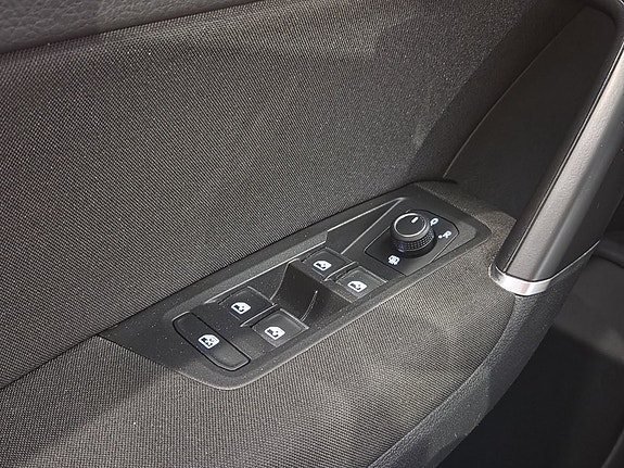 Volkswagen Touran 11 of 16