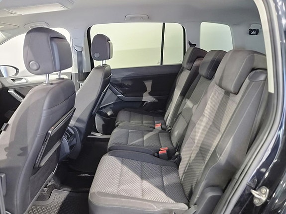 Volkswagen Touran 12 of 16