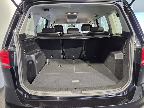 Volkswagen Touran 16 of 16
