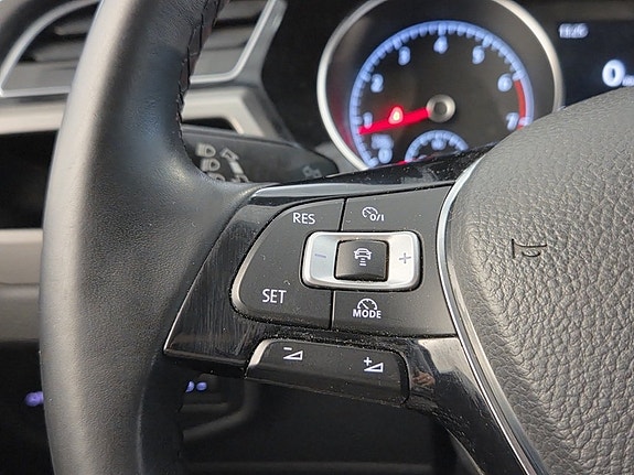 Volkswagen Touran 10 of 16