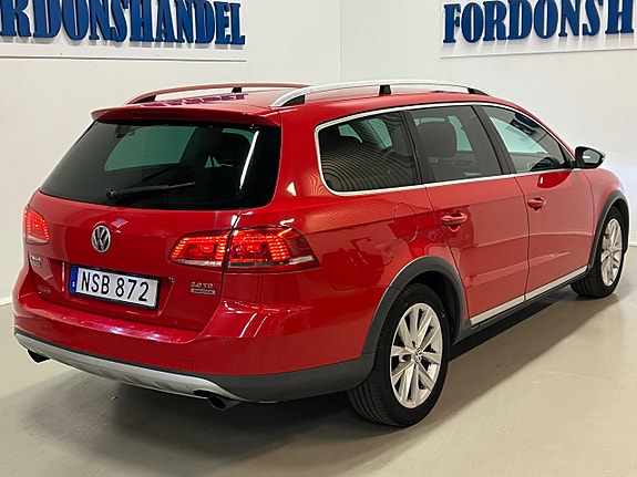 Volkswagen Passat Alltrack 8 of 23