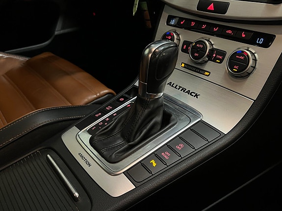 Volkswagen Passat Alltrack 18 of 23