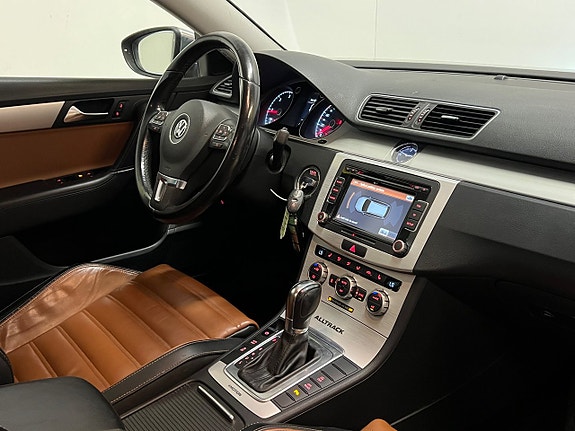 Volkswagen Passat Alltrack 15 of 23