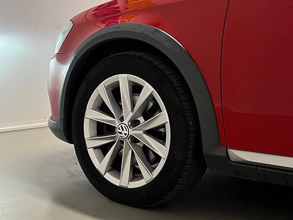 Volkswagen Passat Alltrack 10 of 23