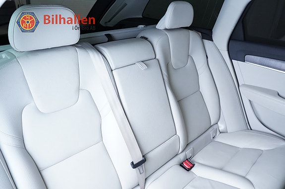 Volvo V90 16 of 28