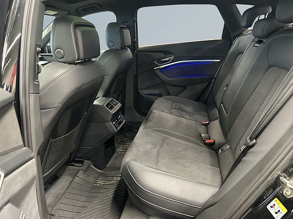 Audi Q8 e-tron 13 of 24