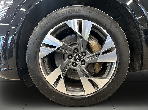 Audi Q8 e-tron 14 of 24