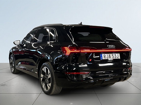 Audi Q8 e-tron 5 of 24