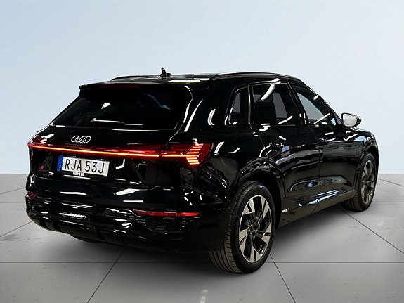 Audi Q8 e-tron 6 of 24