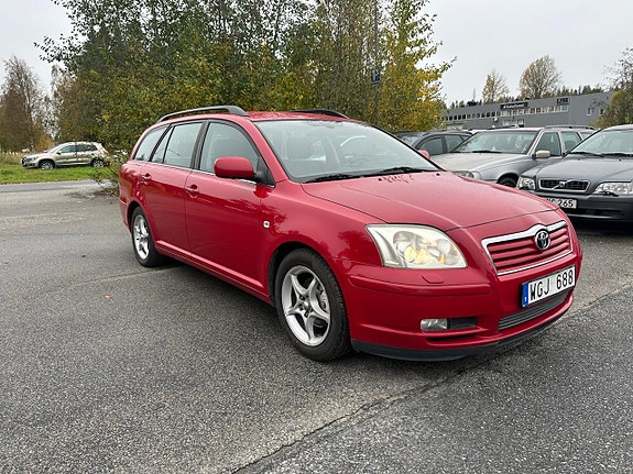 Toyota Avensis 4 of 10