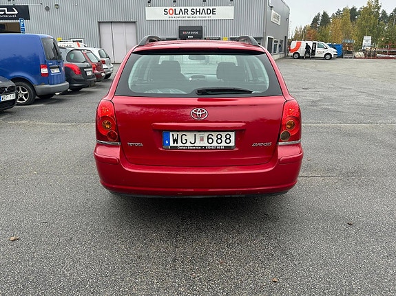 Toyota Avensis 6 of 10