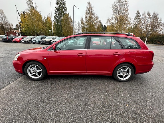 Toyota Avensis 3 of 10