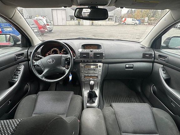 Toyota Avensis 10 of 10