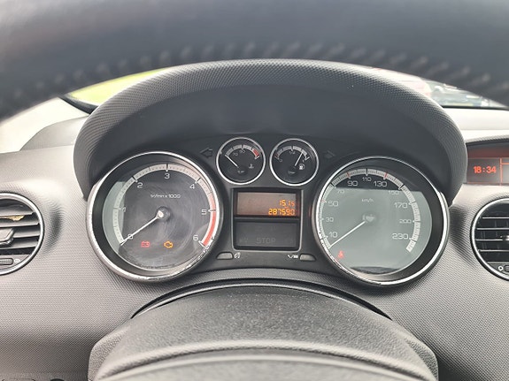 Peugeot 308 SW 7 of 8