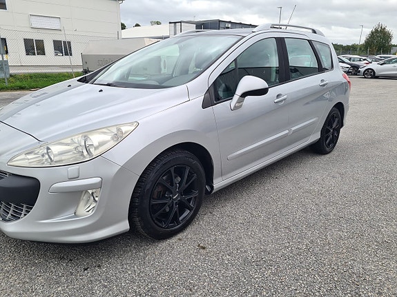 Peugeot 308 SW 5 of 8