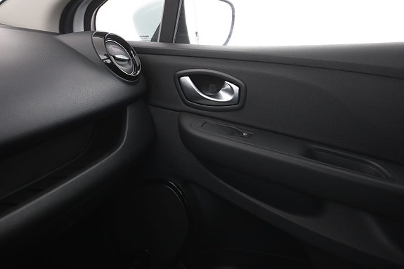 Renault Clio 29 of 30