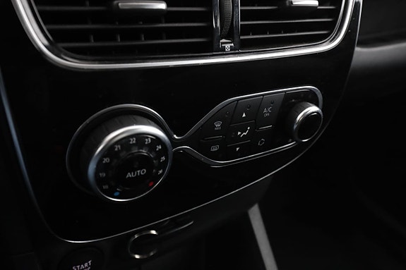 Renault Clio 25 of 30
