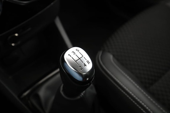 Renault Clio 27 of 30