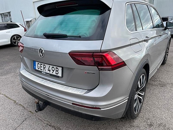 Volkswagen Tiguan 3 of 5