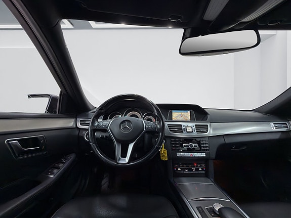 Mercedes-Benz E220 10 of 14