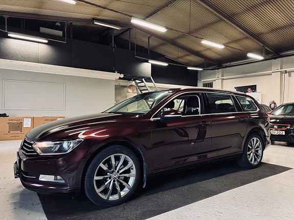 Volkswagen Passat 7 of 30